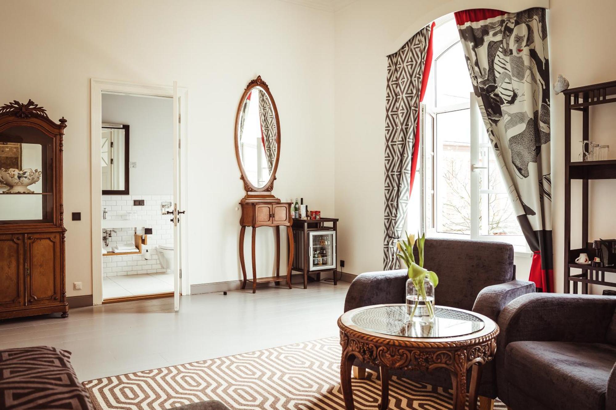 Art Hotel Roma Лиепая Экстерьер фото